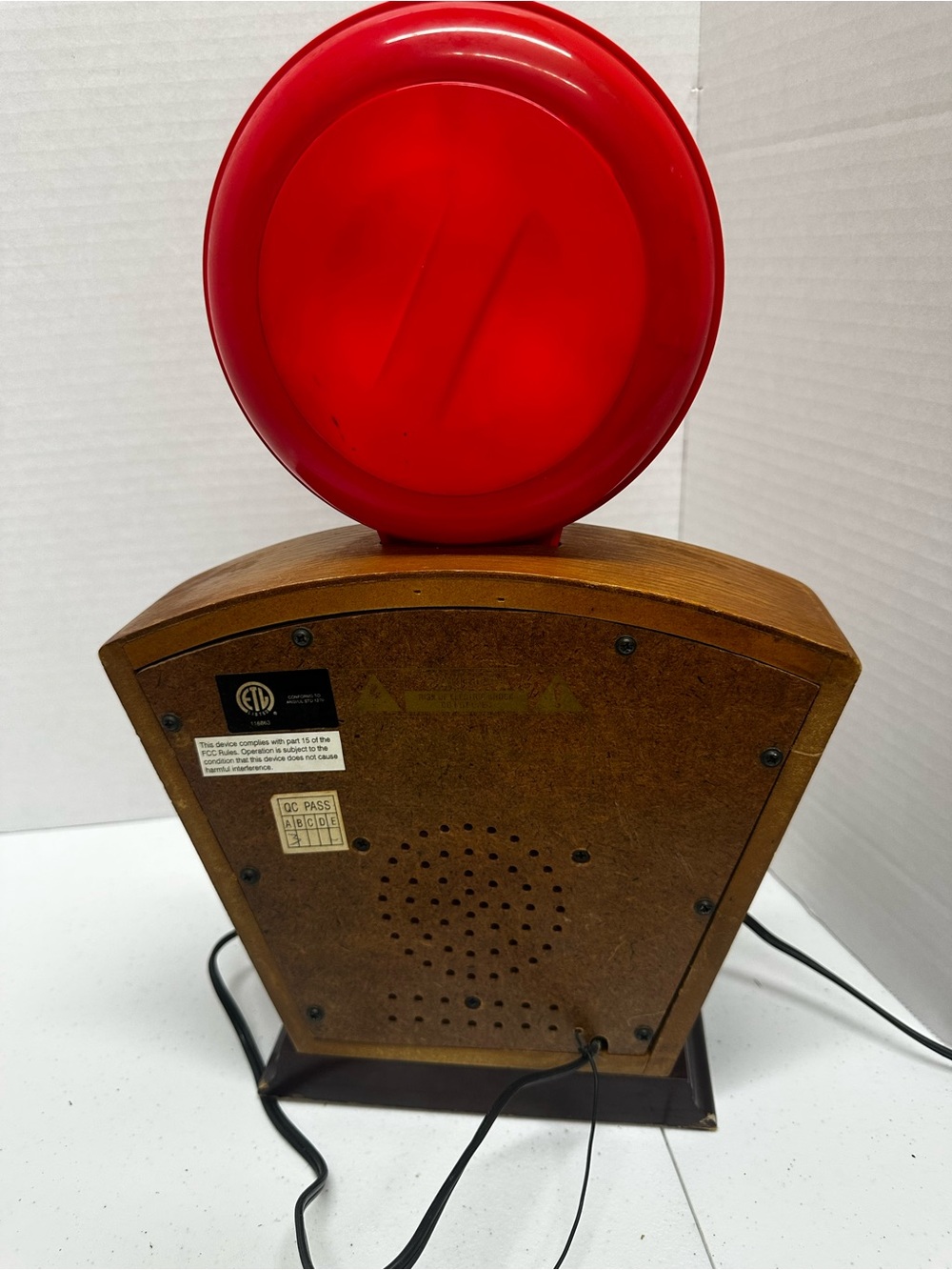 Coca Cola Red and Wood-Tone Tabletop Radio Accent Read Description - Picture 6 of 10